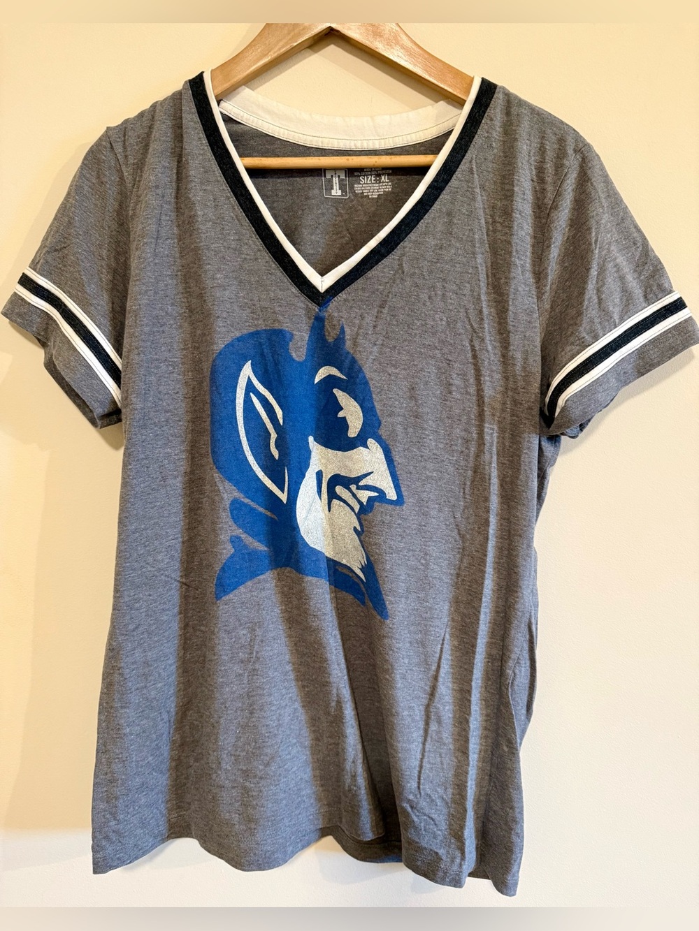 Gray Duke Blue Devils Vintage Style V-Neck Tee Size XL